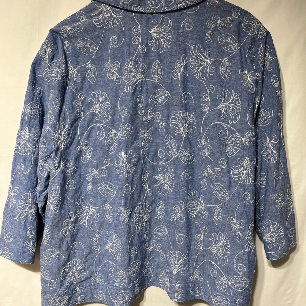Alfred Dunner Denim Blue Paisley‎ Button-Down Shirt - Picture 2 of 3
